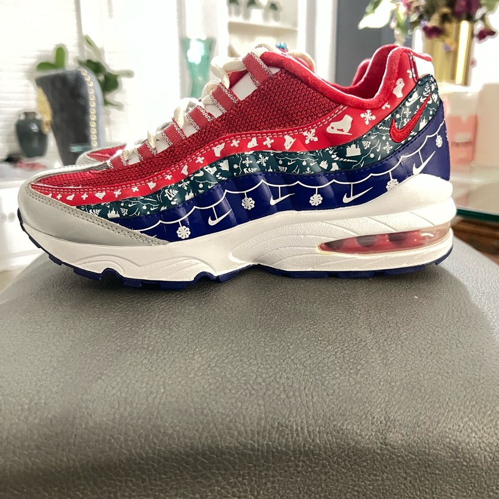 Nike Air Max 95 GS Ugly Christmas Sweater Red Multi Size 5.5Y Holiday Sneakers
